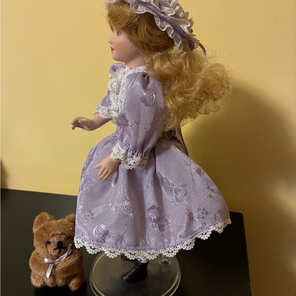 Storybook Collection Goldilocks Porcelain Doll Bear Classic Collectible - Picture 3 of 10